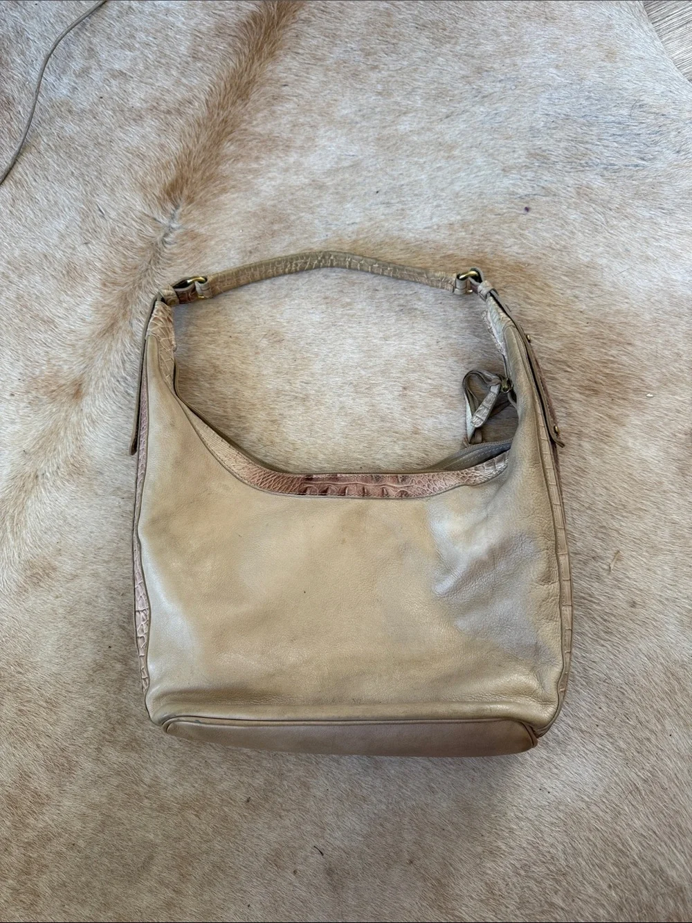 Vintage Brahmin Beige Leather Hobo Shoulder Bag Croc Trim Quiet Luxury